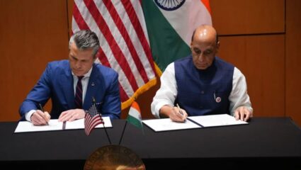 India-US Defense Agreement: भारत-अमेरिकेत १० वर्षांच्या संरक्षण करारावर स्वाक्षरी; भारताला काय होणार फायदा?
