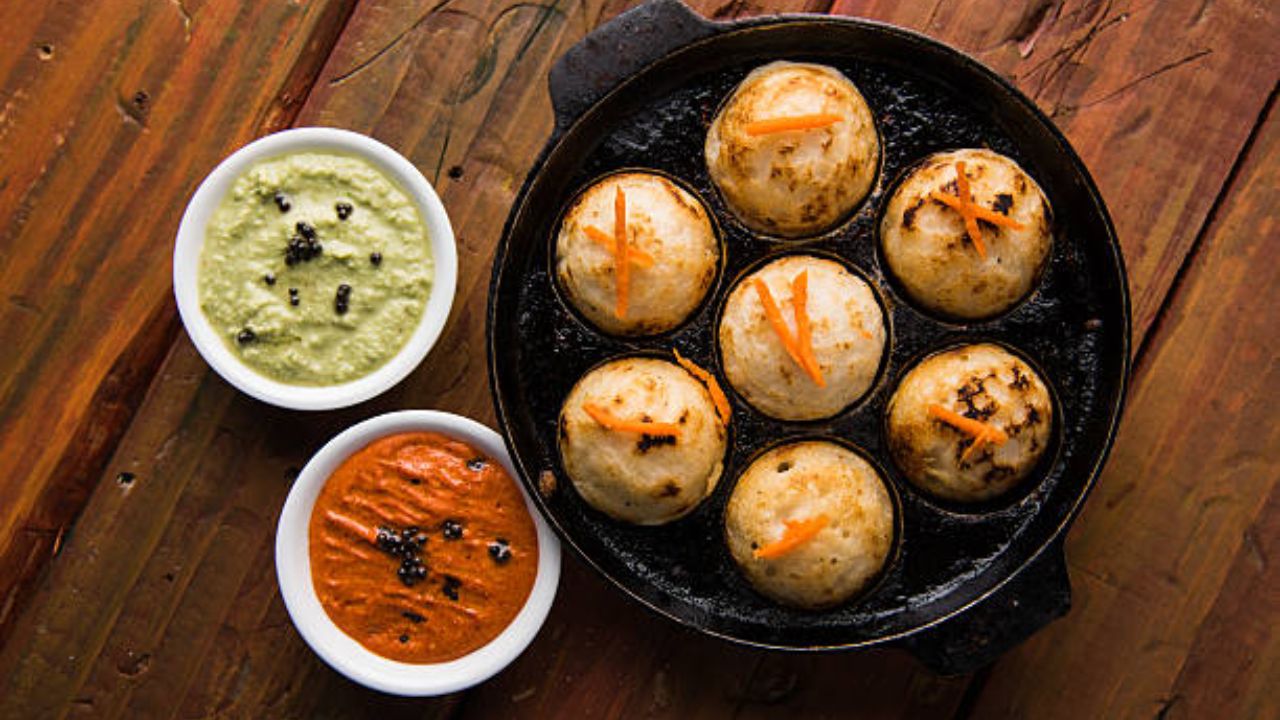 वाटीभर रव्याचा वापर करून सकाळच्या नाश्त्यासाठी सोप्या पद्धतीमध्ये इंस्टंट रव्याचे आप्पे, नोट करून घ्या रेसिपी वाटीभर रव्याचा वापर करून सकाळच्या नाश्त्यासाठी सोप्या पद्धतीमध्ये इंस्टंट रव्याचे आप्पे
