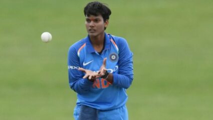 IND vs SL : दीप्ती शर्माने रचला इतिहास! महिला विश्वचषकात ‘हा’ भीम पराक्रम करणारी ठरली पहिलीच भारतीय