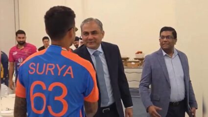 IND VS PAK : ‘आधी नक्वीसोबत हस्तांदोलन, पण ट्रॉफीस नकार? कर्णधार सूर्या अडचणीत? वाचा सविस्तर…