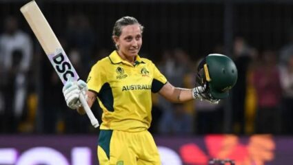 अ‍ॅशले गार्डनरने रचला इतिहास! Women’s ODI World Cup मध्ये ‘हा’ पराक्रम करणारी ठरली क्रिकेट जगातील पहिलीच खेळाडू 