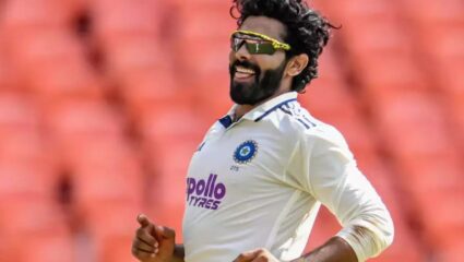 IND vs WI : सर जडेजाचा दिल्लीत धुमाकूळ! कपिल देवचा दिग्गज विक्रम मोडून रचला इतिहास; केला ‘हा’ पराक्रम  