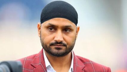 IND VS AUS : ‘विराटच्या फिटनेसवर प्रश्नचिन्ह…’, ऑस्ट्रेलियाविरुद्धच्या मालिकेपूर्वी हरभजन सिंगची भविष्यवाणी 