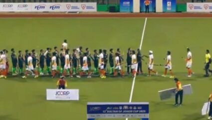 IND VS PAK : हस्तांदोलनाचा वाद ताजाच अन् घडले असे काही; भारत-पाक खेळाडूंनी एकमेकांना दिले हाय-फाइव्ह…