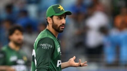 आशिया कपमध्ये भारताने पाकिस्तानला तीन वेळा बदडलं! आता सलमान आगाची कर्णधारपदावरून सुट्टी? वाचा सविस्तर 