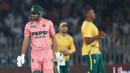PAK vs SA : बाबर आझमचे लज्जास्पद पुनरागमन! दक्षिण आफ्रिकेने पहिल्या T20 मध्ये पाकिस्तानला हरवून रचला इतिहास