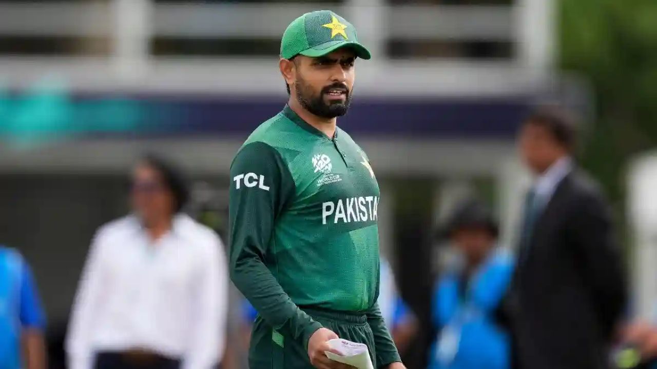 पाकिस्तानचा उदयोन्मुख स्टार सॅम अयुब याचे नाव या यादीत आधीच समाविष्ट झाले आहे. २३ वर्षीय या खेळाडूने फक्त ४९ टी-२० सामने खेळले आहेत, परंतु नऊ वेळा तो शून्य धावांवर बाद झाला आहे. आशिया कपमध्ये तो विशेषतः प्रभावी ठरला. फोटो सौजन्य - सोशल मिडिया