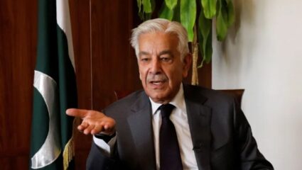 AFG vs PAK War: पाकिस्तान-अफगाणिस्तान तणाव शिगेला! संरक्षणमंत्र्यांची उघड धमकी: ‘दहशतवादी हल्ला झाल्यास अफगाण तालिबानला…!’