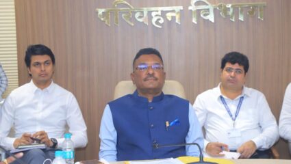 महाराष्ट्र सरकारचा मोठा निर्णय; ॲप आधारित टॅक्सी सेवांसाठी ‘ॲग्रीगेटर नियम २०२५’ लागू, भाड्याचे दर आणि सेवा निश्चित