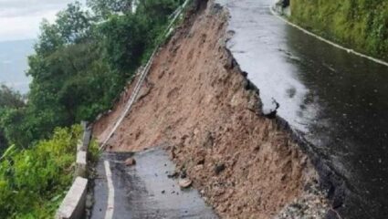 Darjeeling Landslide: दार्जिलिंगमध्ये भूस्खलनाने हाहाकार, १७ जणांचा मृत्यू; पीएम मोदी आणि राष्ट्रपतींकडून दुःख व्यक्त
