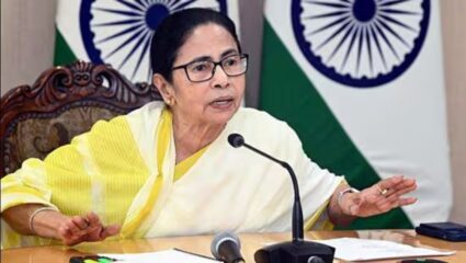 ‘मुलींना रात्री बाहेर जाऊ देऊ नका’, सामूहिक बलात्कारावर ममता बॅनर्जींचे वादग्रस्त विधान; तर सरकारला….!