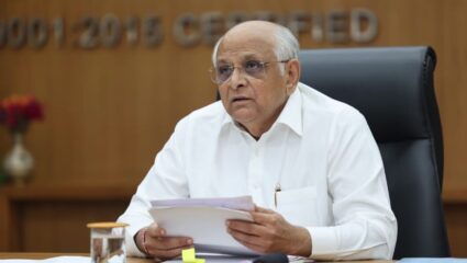 Breaking: राजकारणात भूकंप! मुख्यमंत्री वगळता भाजपच्या सर्व मंत्र्यांनी दिला राजीनामा; काय आहे नेमकं कारण