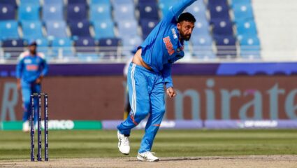 ‘बस कप हिसकावून घेऊ शकता…’; ट्रॉफी वादावर वरुण चक्रवर्तीने साधला मोहसिन नकवींवर निशाणा, पहिल्यांदाच सोडले मौन