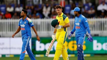 IND vs AUS 1st ODI: दिवाळीचा आनंद फिका! भारताने पहिला वनडे सामना गमावला, मिचेल मार्शच्या खेळीने ऑस्ट्रेलिया विजयी