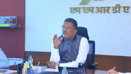 Mumbai Metro: प्रताप सरनाईक यांचा थेट आदेश; ‘या’ तारखांपर्यंत मेट्रो ९ आणि मेट्रो ४ मार्गिका सुरू करण्याचे दिले निर्देश
