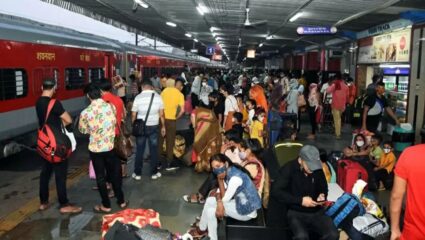 Special Trains 2025: दिवाळी आणि छट पूजेसाठी रेल्वेचा प्रवाशांना मोठा दिलासा! ‘या’ मार्गांवर धावणार १,७०२ विशेष ट्रेन्स