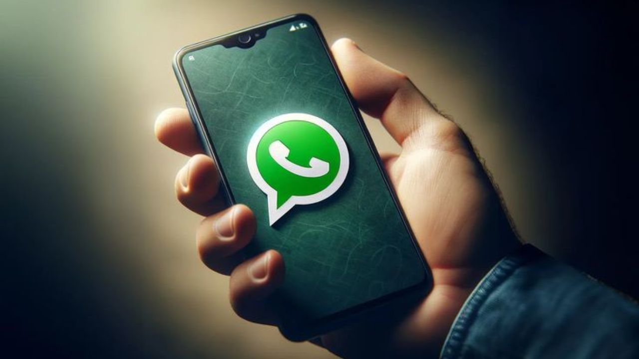 WhatsApp Update: मेसेजिंग प्लॅटफॉर्मवर लवकरच येणार Facebook वालं नवं फीचर! प्राफाईलवर कव्हर फोटो लावणं होणार सहज शक्य
