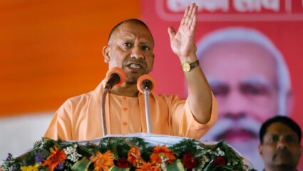 Yogi Adityanath : ऊस उत्पादक शेतकऱ्यांसाठी योगी सरकारचा मोठा निर्णय; प्रति क्विंटल ३० रुपयांची वाढ जाहीर