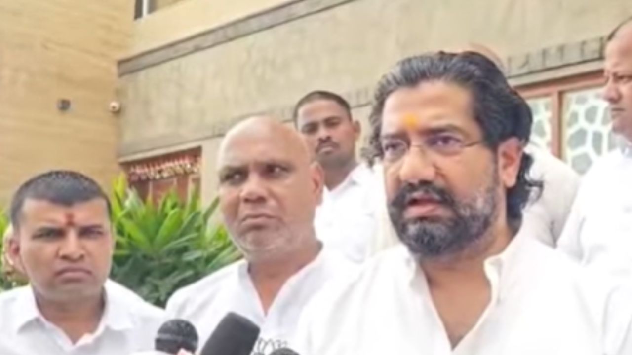 Ahilyanagar : मंत्री शिवेंद्रराजे भोसले यांचे कर्डीले कुटुंबीयांना सांत्वन