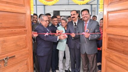 अलिबागमध्ये कामगार न्यायालयाचे न्यायमूर्ती मिलिंद जाधव यांच्या हस्ते उद्‌घाटन