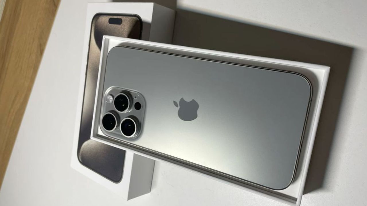 iPhone 18 Pro Updates: आगामी आयफोन मॉडेलमध्ये मिळणार सॅटेलाइट 5G सर्विस, Apple चा गेम चेंजर अपडेट लीक iPhone 18 Pro Updates: आगामी आयफोन मॉडेलमध्ये मिळणार सॅटेलाइट 5G सर्विस, Apple चा गेम चेंजर अपडेट लीक
