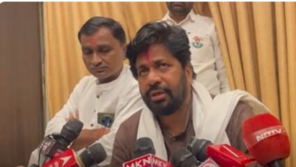 Bachchu Kadu : शेतकर्‍याला मूर्खात काढले तर सरकारला भोगावे लागेल; बच्चू कडू यांचा इशारा