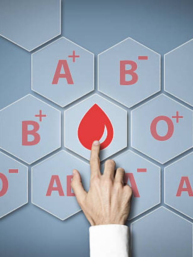 चुकीच्या ब्लड ग्रुपचे रक्त शरीरात चढण्यास काय होईल