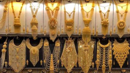 Gold Rate: सणासुदीपूर्वी सोन्याला झळाळी! दिवाळीपर्यंत दर 1.25 लाखांवर जाण्याची शक्यता, जाणून घ्या
