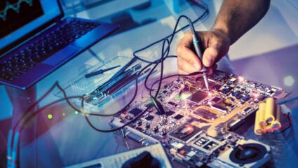 135 अब्ज डॉलर्सहून थेट 500 अब्ज डॉलर्सपर्यंत! भारत इलेक्ट्रॉनिक्स क्षेत्रात क्रांती घडवण्यासाठी सज्ज