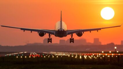 सणासुदीतही प्रवास परवडणारा! विमान कंपनीने सुरू केली निश्चित भाडे योजना