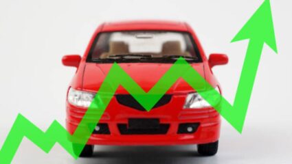 ‘या’ SUV च्या मागे ग्राहक हात धुवून लागलेत! फक्त 30 दिवसात विकल्या 32000 युनिट्स, किंमत…