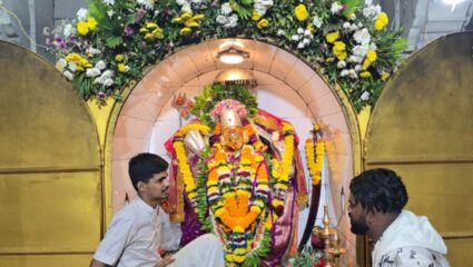 भाईंदरमधील जागृत देवस्थान; धारावी देवीच्या मंदिरात दसऱ्यानिमित्ताने भाविकांची अलोट गर्दी