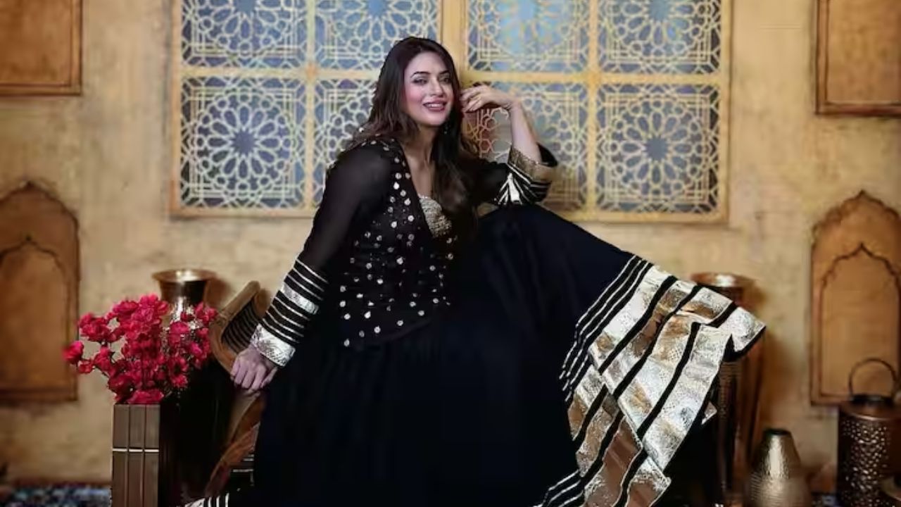 दिव्यांका त्रिपाठी आणि विवेक दहिया या दोघांनीही २०१६ मध्ये एकमेकांसोबत लग्न केले. या जोडप्याच्या लग्नाला आता नऊ वर्षे पूर्ण झाली आहेत. अशातच आता अभिनेत्री लवकरच प्रेक्षकांचा आनंदाची बातमी देणार असल्याचे समोर आले आहे.