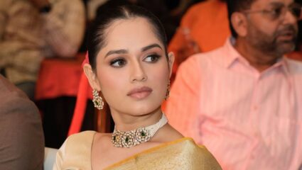 गोल्डन बनारसी साडीमध्ये पुरस्कार सोहळ्यात पोहचली जन्नत झुबेर, लेटेस्ट पोस्टने वेधले लक्ष