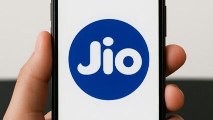 Jio Recharge Plan: केवळ 198 रुपयांत मिळणार दररोज 2GB डेटा आणि अनलिमिटेड कॉलिंग… जिओचा हा रिचार्ज प्लॅन तुमच्यासाठी ठरणार बेस्ट