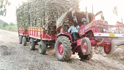 Kolhapur News : ऊसदराच्या मुद्द्यावरुन आंदोलन चिघळलं; कोल्हापुरात शेतकऱ्यांचा रास्ता रोको; वाहने पेटवण्याचा प्रयत्न
