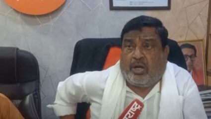 Latur News :  मनुवादी प्रवृत्तीना समाजात राहण्याचा अधिकार नाही – ॲड .बळवंत जाधव