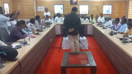 Latur : लातूरच्या शेतकऱ्यांचे कोट्यवधींचे नुकसान, सरकारकडून मदत लवकरच होणार