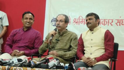 Uddhav Thackeray Pune PC:  महापालिका निवडणुका आघाडीतून लढवणार का? उद्धव ठाकरेंचे सूचक विधान
