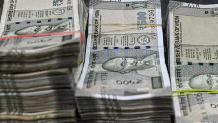 How the monetary system works: नोटा फक्त भारतात छापल्या जातात, तरी सरकार श्रीमंत का होत नाही