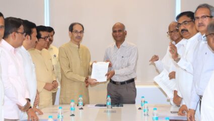 Local Body Election:  मतदार याद्यांमध्ये घोळ, आम्ही पुरावे दिले…; महाविकास आघाडीच्या शिष्टमंडळाने घेतली निवडणूक आयुक्तांची भेट