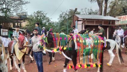 Matheran News : दसऱ्यानिमित्ताने धनगर समाजाकडून माथेरान शहरात शोभायात्रा; पारंपरिक नृत्याचा अविष्कार