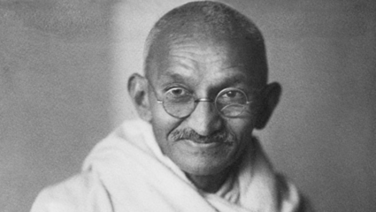 बापूंचे शिक्षण किती? परदेशात जाऊन घेतली ‘ही’ पदवी, आता इंग्रज झुकून करतात सलाम