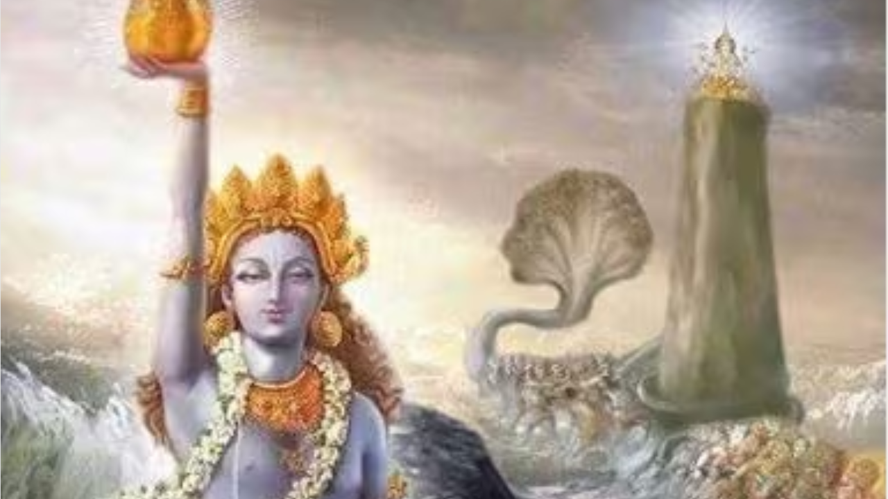 त्यातून वारुणी देवी, चंद्र देव तसेच धन्वंतरी वैद्याची निर्मिती झाली. धन्वंतरी वैद्यांच्या हातात अमृत होते. असुरांनी ते घेतले. त्यांनतर श्री विष्णूंनी मोहिनी अवतार घेत, असुरांना भुरळ पडत त्यांच्याकडून ते अमृत घेतले आणि देवांच्या हवाले केले. अशा प्रकारे देवांनी ते अमृत प्राषण केले. तसेच त्यामुळे अमर झाले.