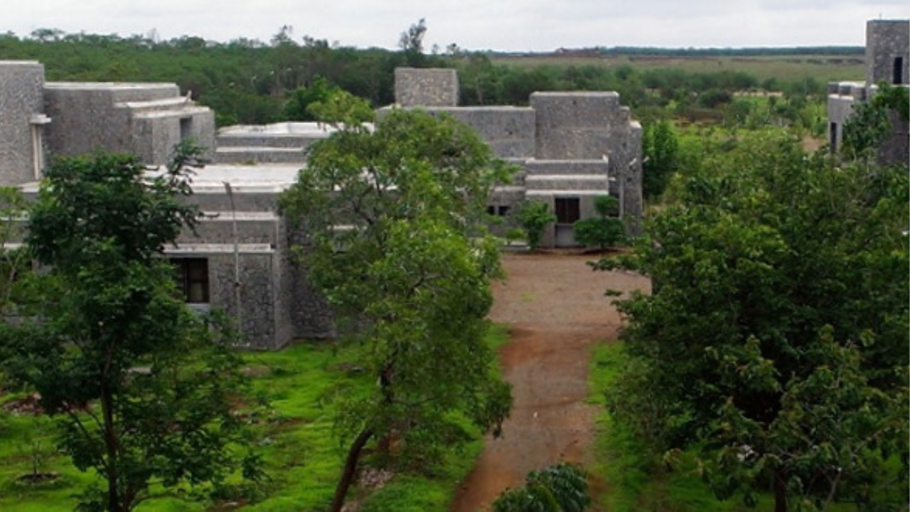 टाटा इन्स्टिट्यूट ऑफ सोशल सायन्सेस (TISS) मध्ये असिस्टंट प्रोफेसर भरती 2025 : उत्कृष्ट संधी!