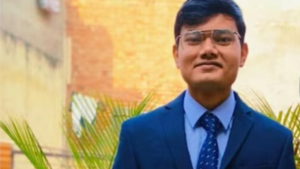 छोट्या गावातून येणाऱ्या पठ्ठया झाला IAS! कष्ट असावे तर असे…