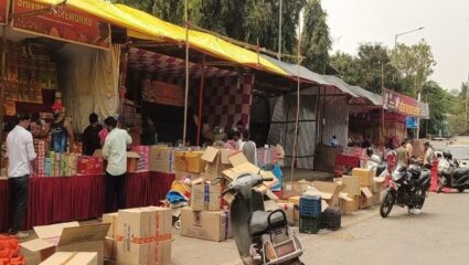 Navi Mumbai Crime : अनधिकृत फटाके स्टॉल्सचा वाढता विळखा; नागरिकांच्या सुरक्षिततेवर प्रश्नचिन्ह