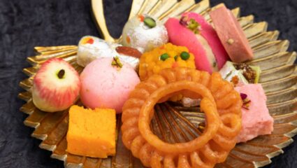 India’s Forgotten Sweets : नामशेष होण्याच्या उंबरठ्यावर आहेत या 5 पारंपारिक मिठाई