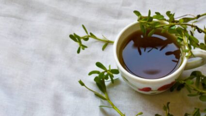 ड्रँड्रफपासून केसगळतीपर्यंत केसांच्या सर्व समस्या दूर करेल हा जादुई तेल, आजीच्या बटव्यातून रामबाण उपाय