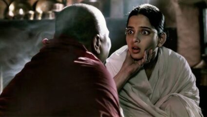 Movie Review : कथा एका विधवेची… पण आवाज संपूर्ण समाजाचा; भावनांचा जिवंत स्पर्श – ‘काकस्पर्श’